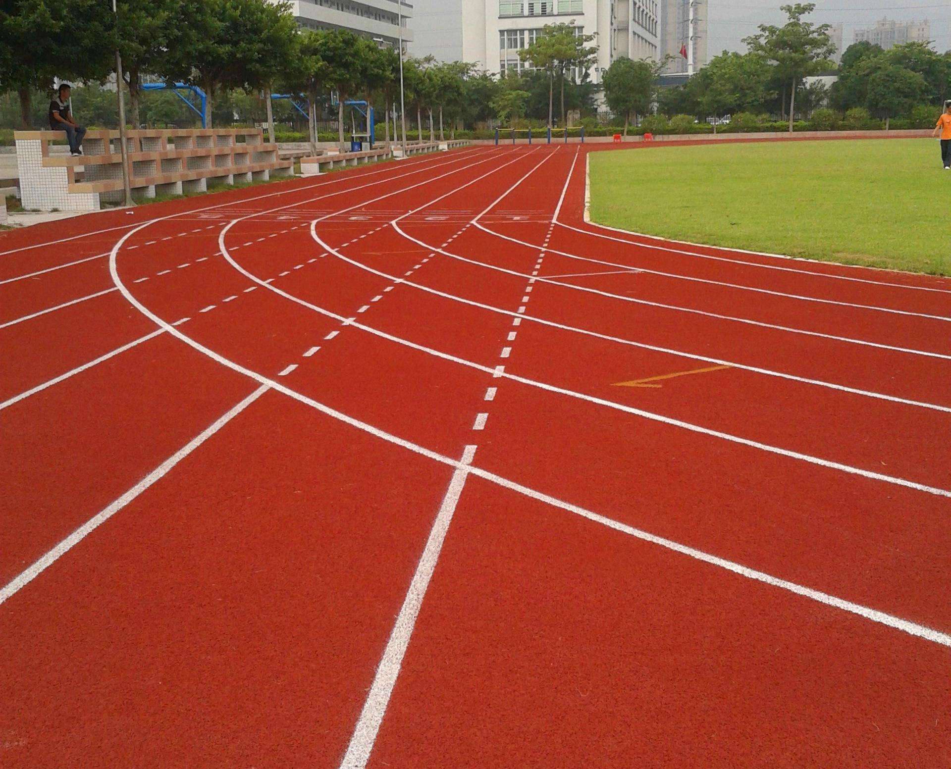 运动场所为什么会选择塑胶跑道?